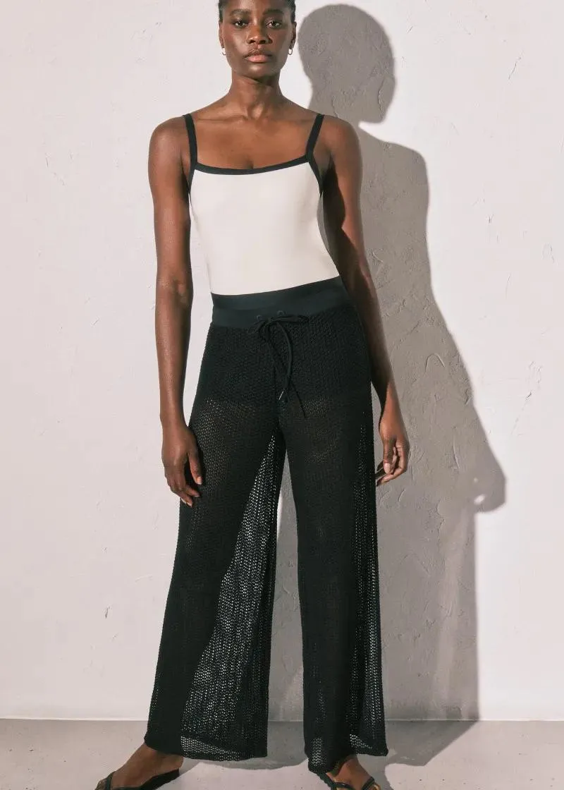 ЕДНОДЕЛЕН КОСТИМ ЗА КАПЕЊЕ 