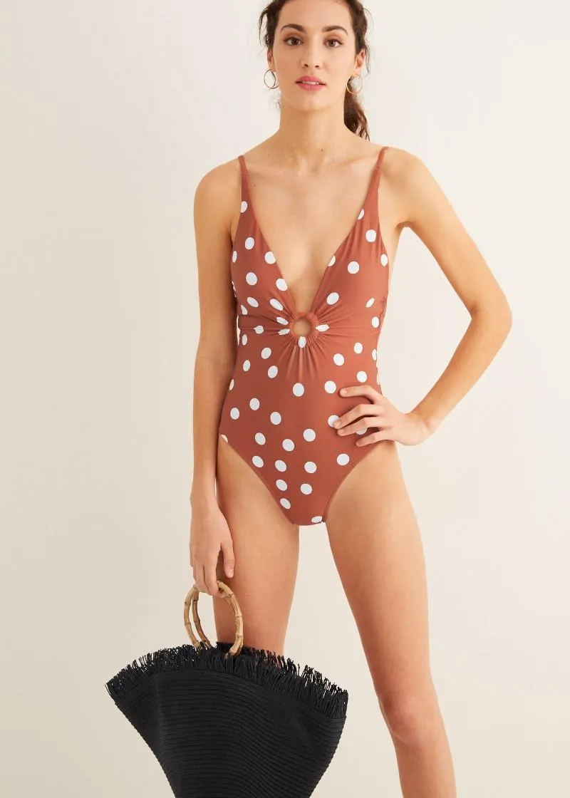 КОСТИМ ЗА КАПЕЊЕ 