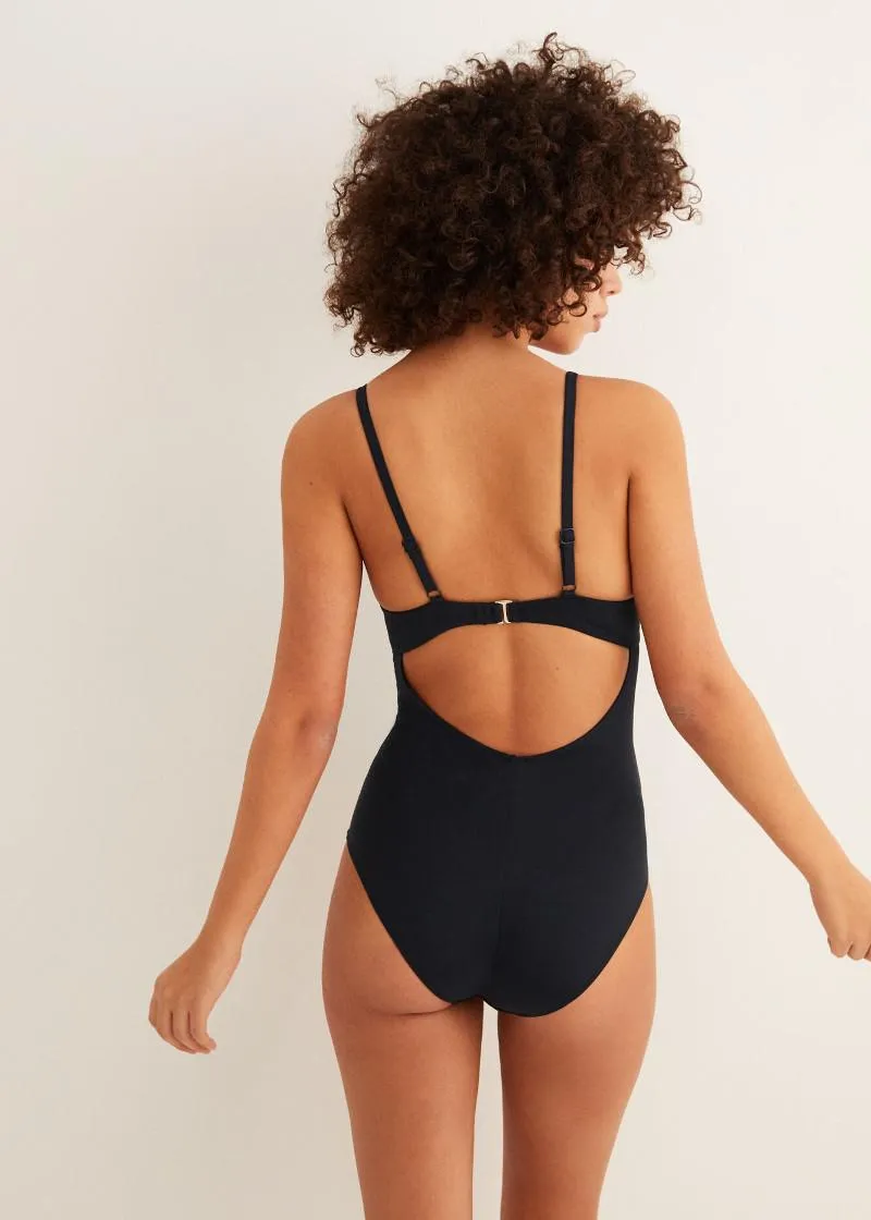 КОСТИМ ЗА КАПЕЊЕ 