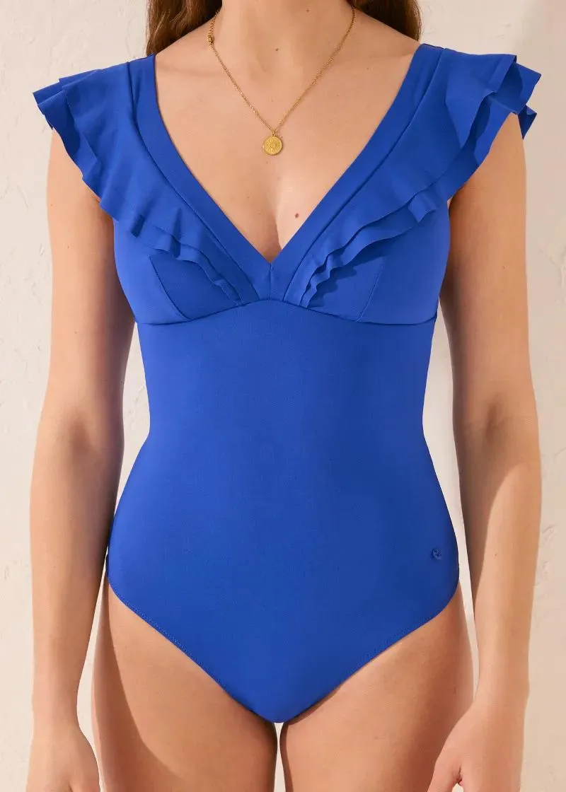 ЕДНОДЕЛЕН КОСТИМ ЗА КАПЕЊЕ 