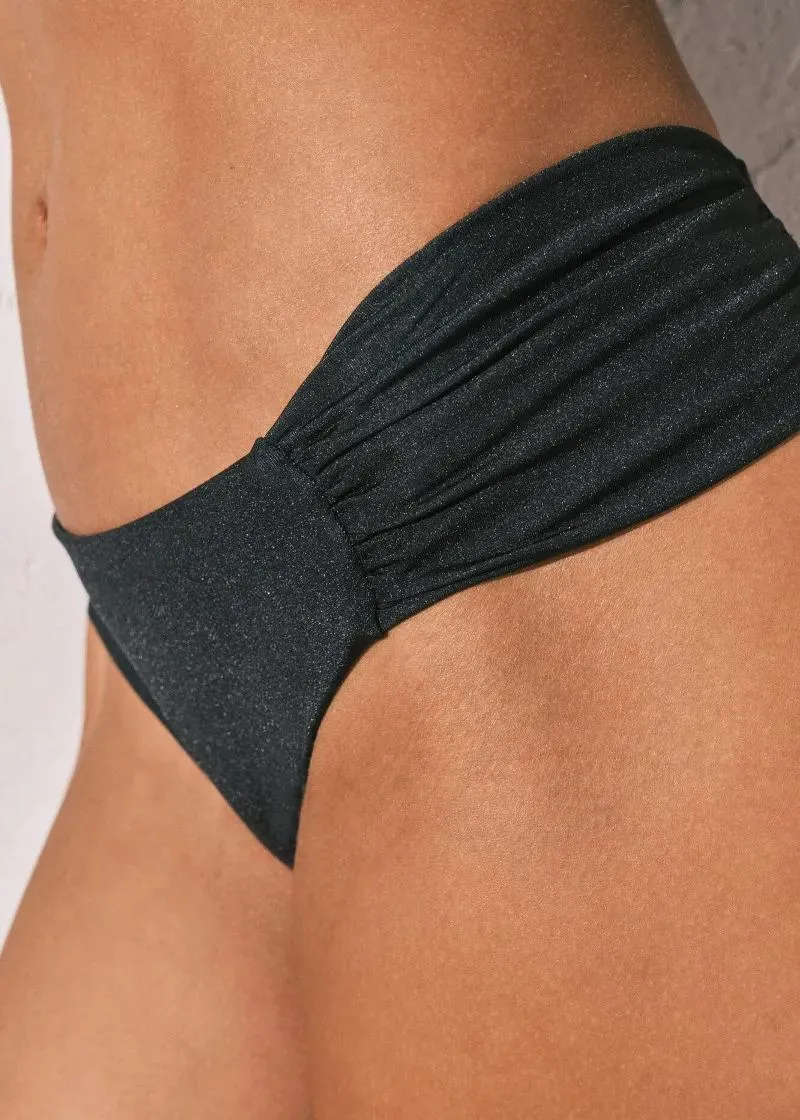 КОСТИМ ЗА КАПЕЊЕ ДОЛЕН ДЕЛ 