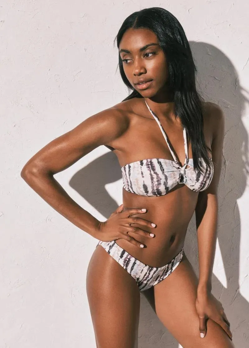 КОСТИМ ЗА КАПЕЊЕ ДОЛЕН ДЕЛ 