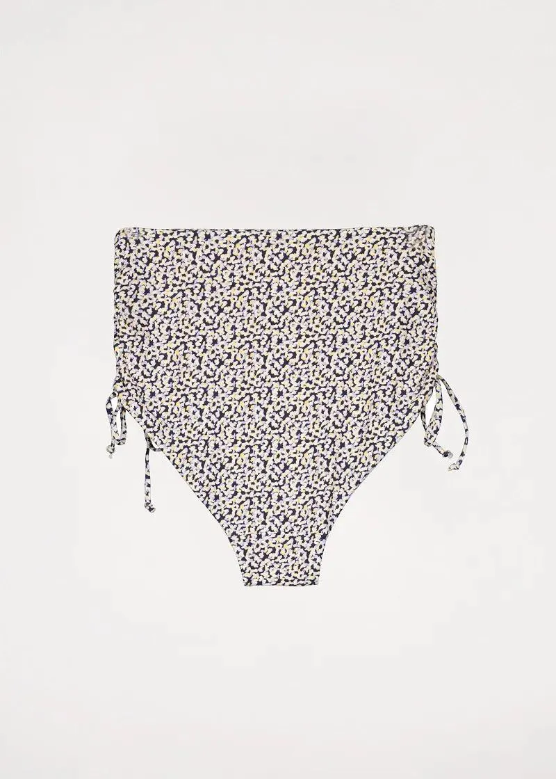 КОСТИМ ЗА КАПЕЊЕ ДОЛЕН ДЕЛ 