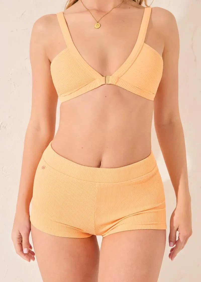 КОСТИМ ЗА КАПЕЊЕ ДОЛЕН ДЕЛ 