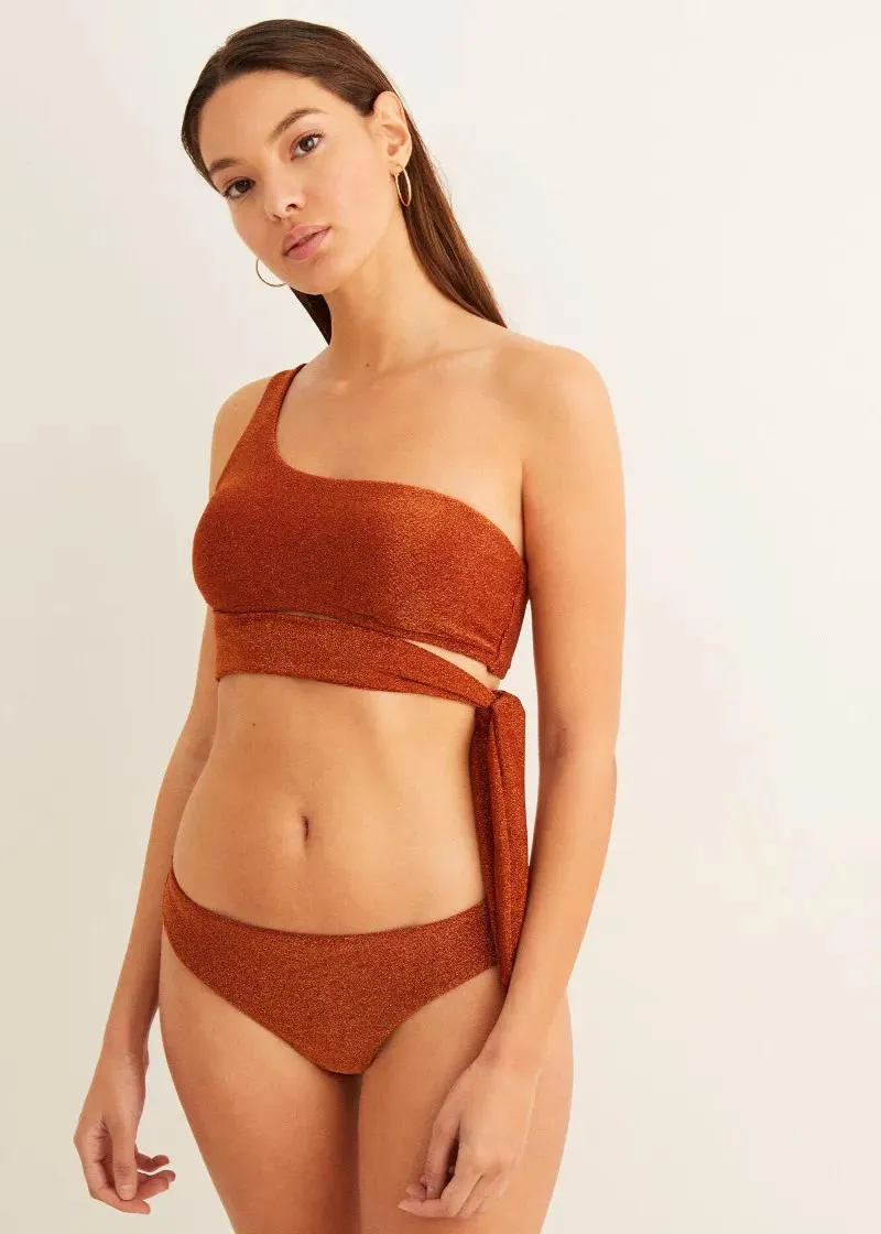 КОСТИМ ЗА КАПЕЊЕ Б 