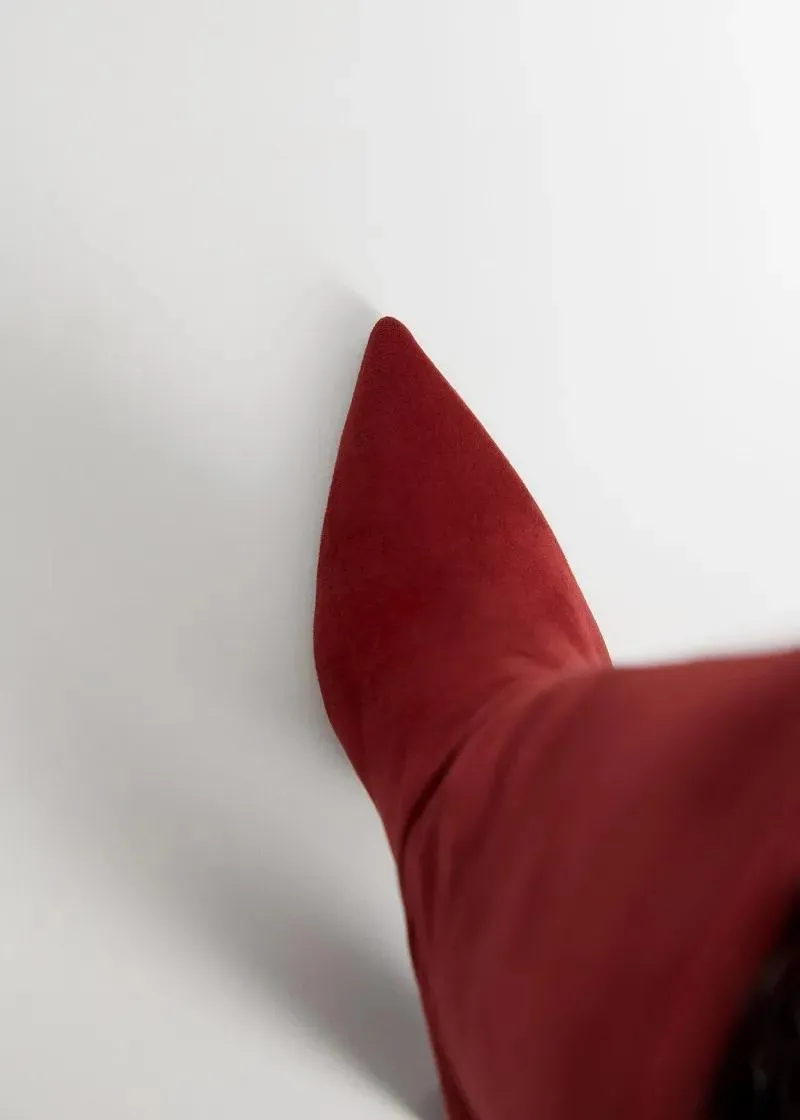 ВИСОКИ ЧИЗМИ 