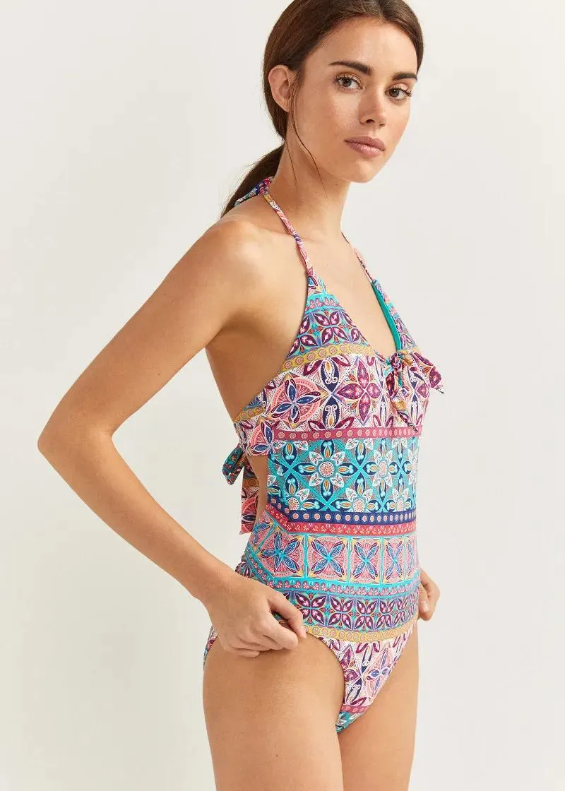 КОСТИМ ЗА КАПЕЊЕ 