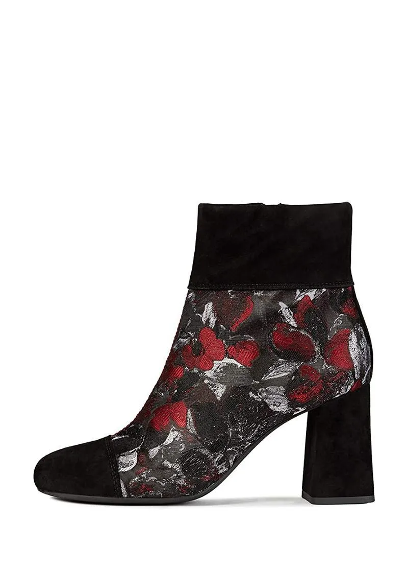 ЖЕНСКИ ЧЕВЛИ 