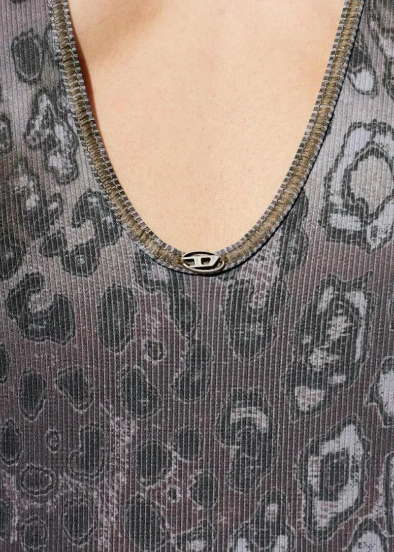 КОСТИМ ЗА КАПЕЊЕ 