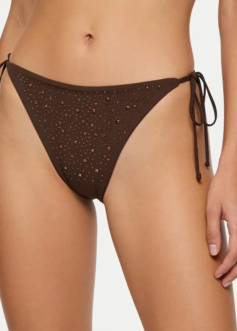 КОСТИМ ЗА КАПЕЊЕ 