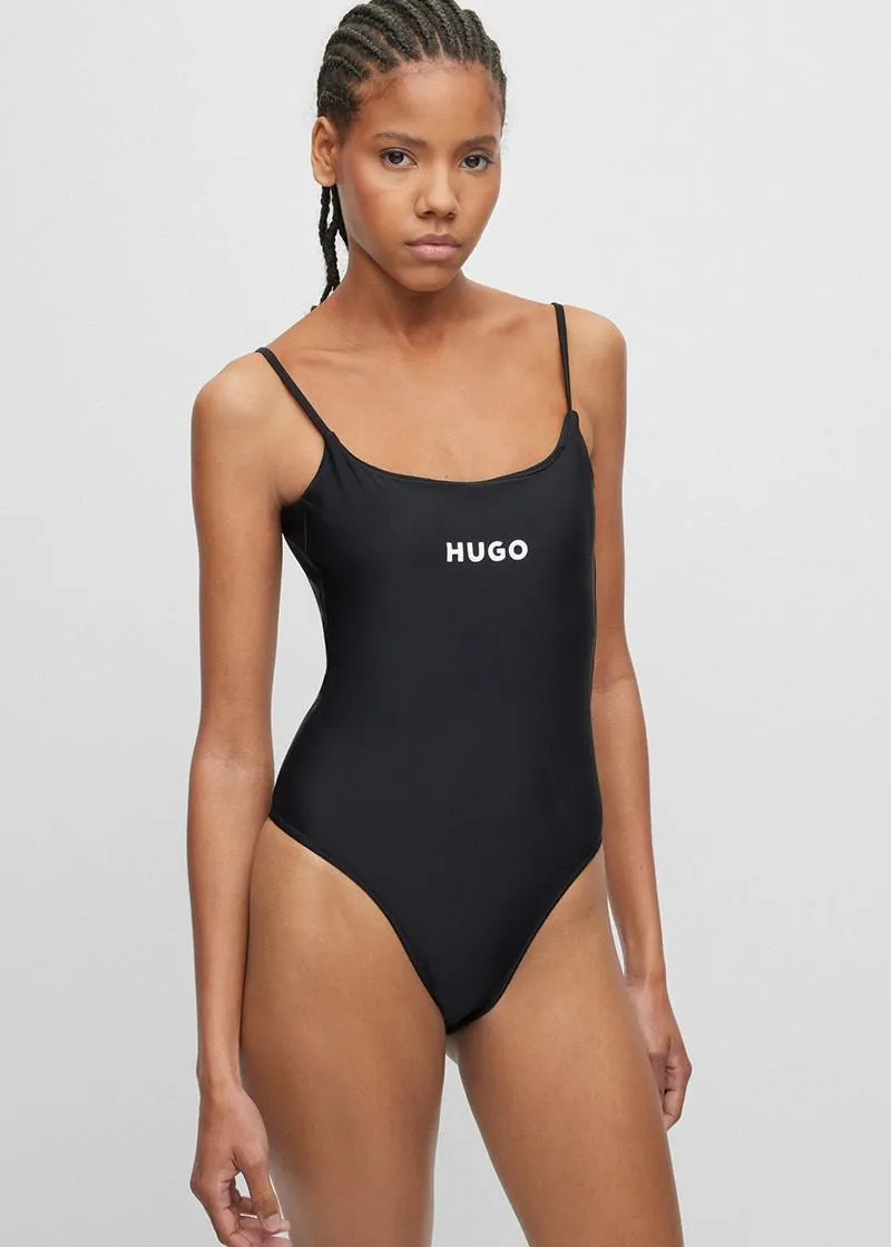 ЕДНОДЕЛЕН КОСТИМ ЗА КАПЕЊЕ 