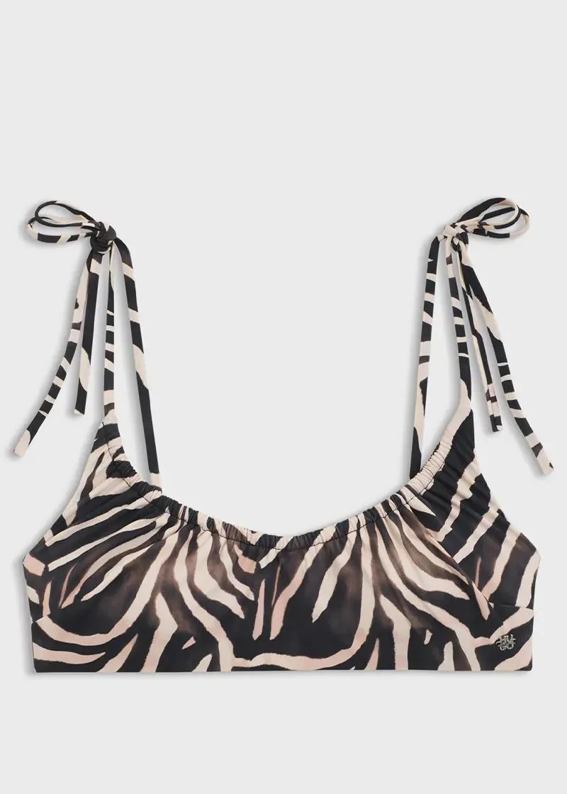 КОСТИМ ЗА КАПЕЊЕ 