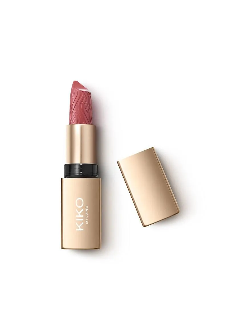 КАРМИН ЗА УСНИ 