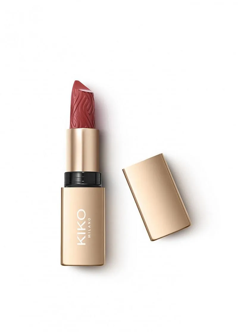 КАРМИН ЗА УСНИ 