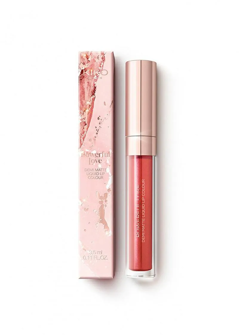 КАРМИН ЗА УСНИ 