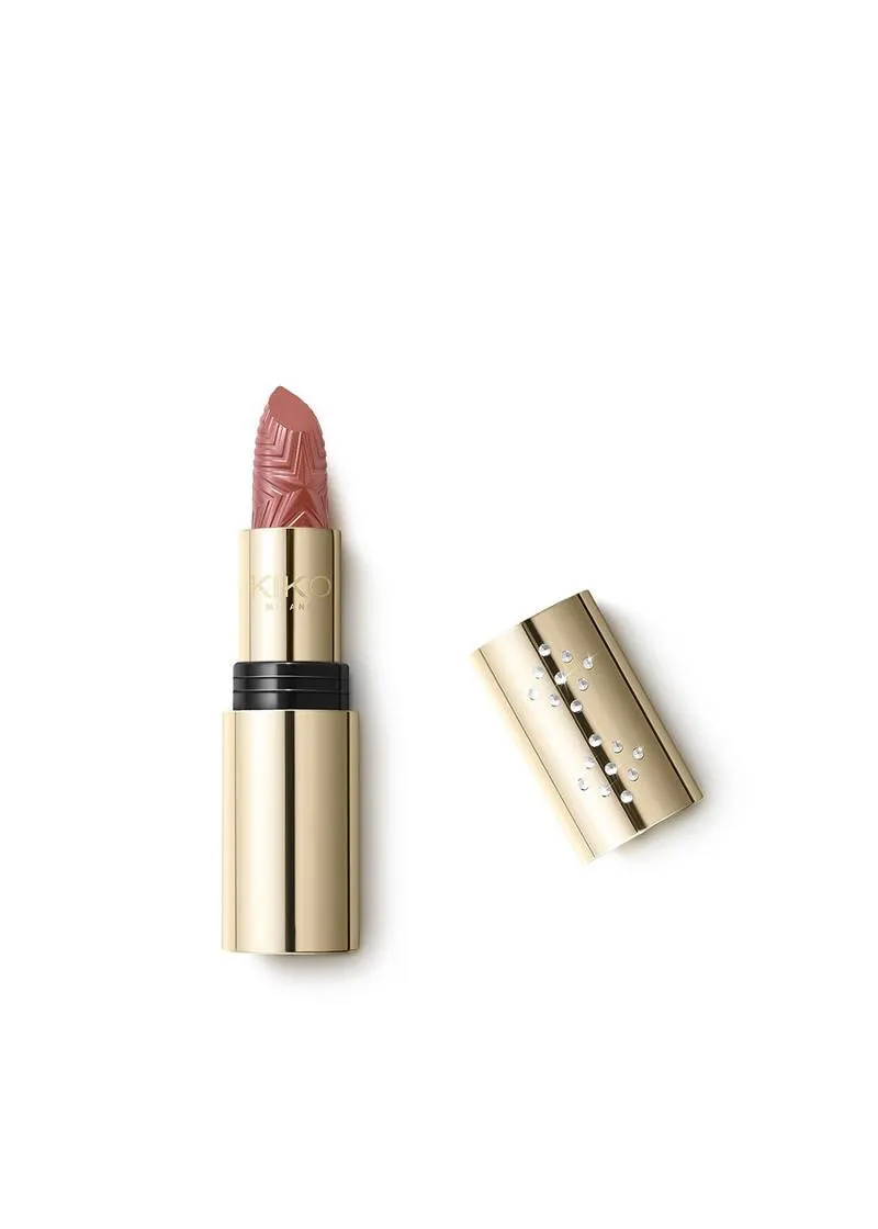 КАРМИН ЗА УСНИ 