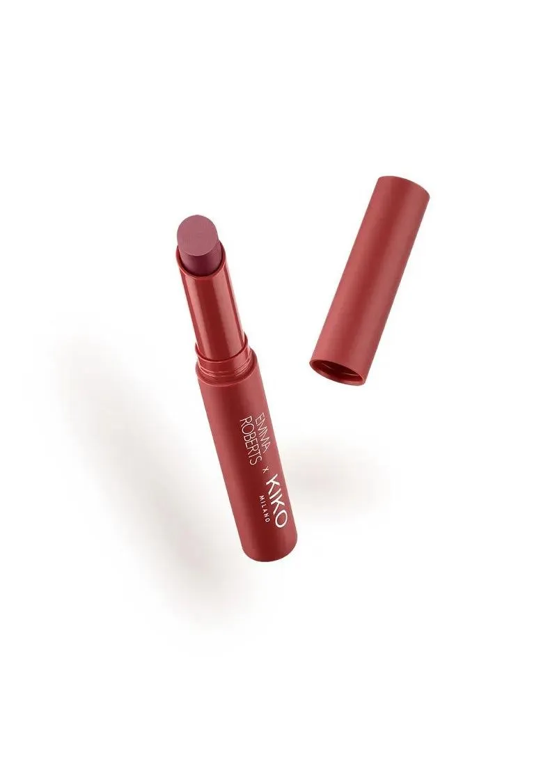 КАРМИН ЗА УСНИ 