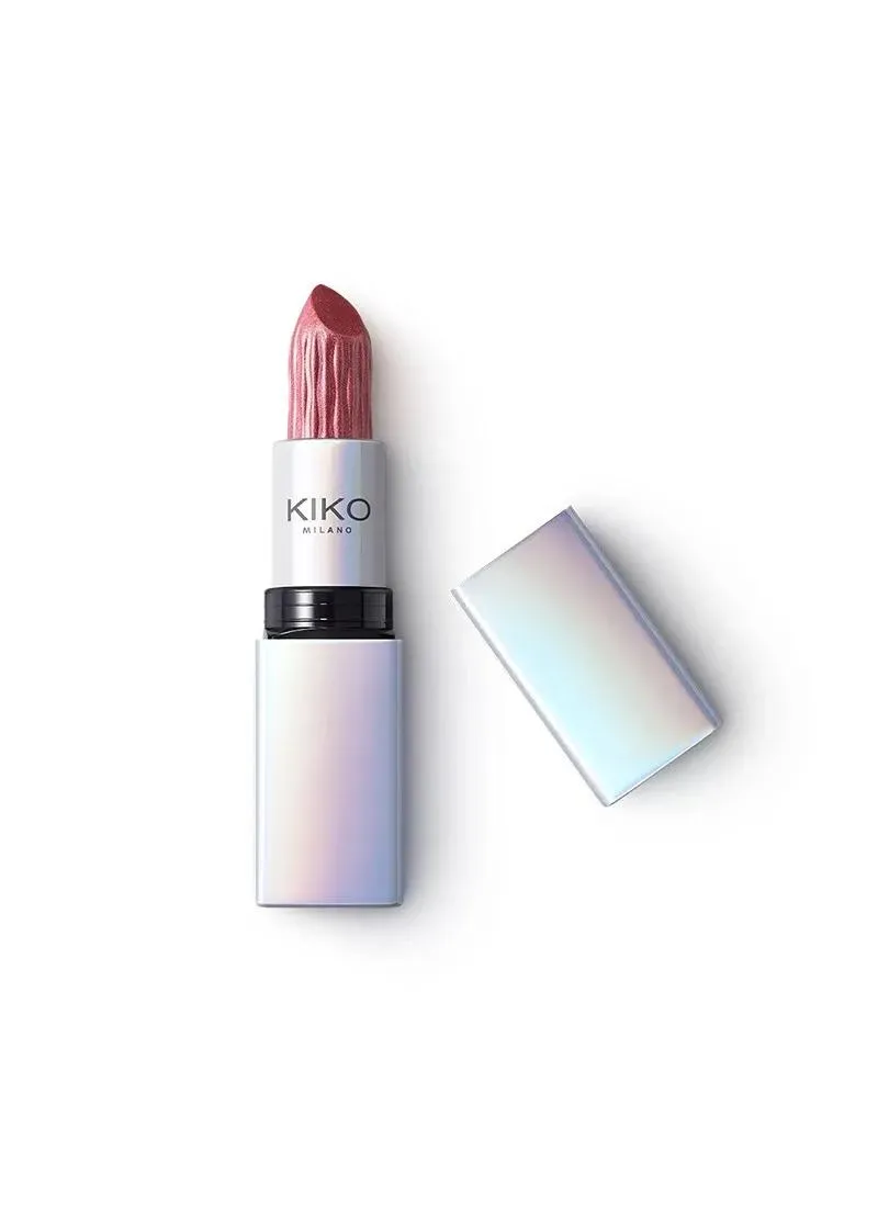 КАРМИН ЗА УСНИ 