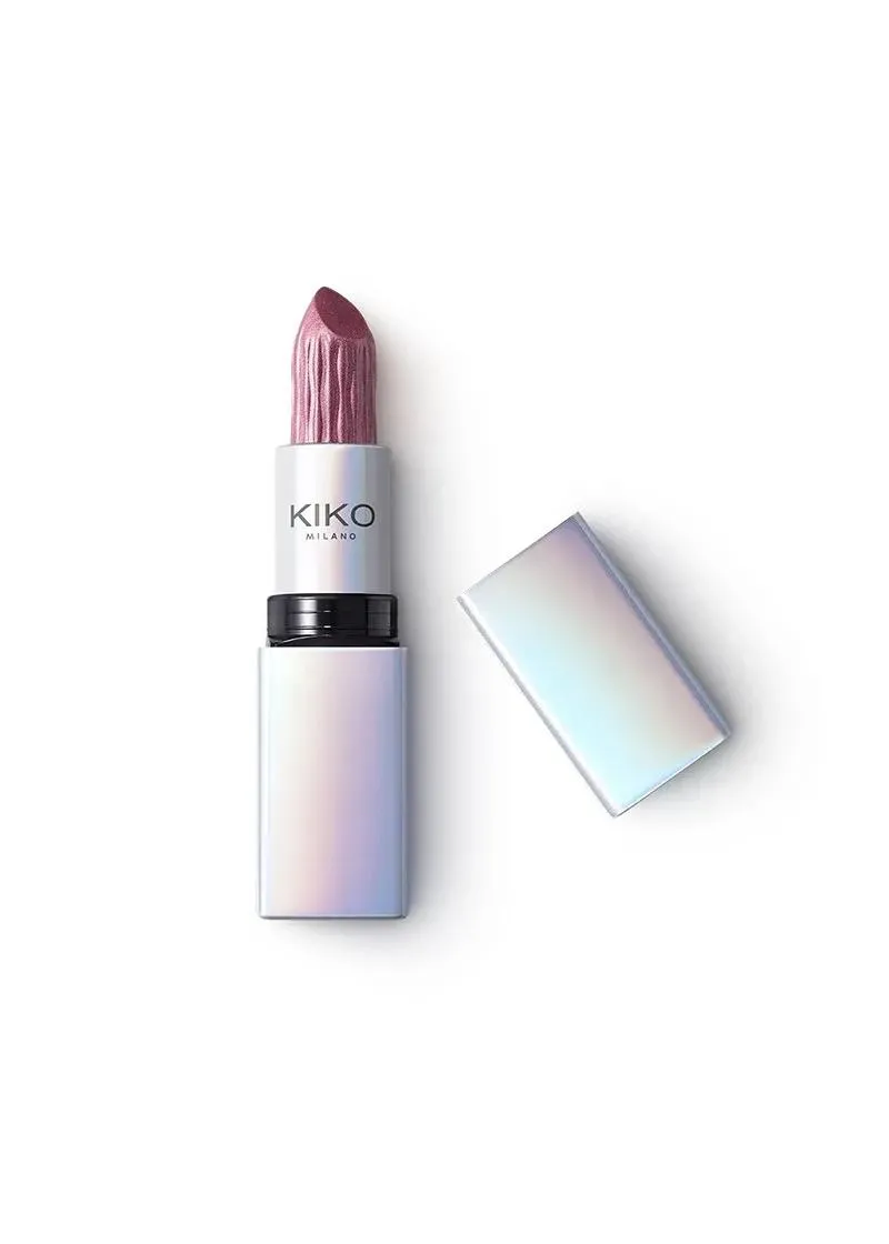 КАРМИН ЗА УСНИ 