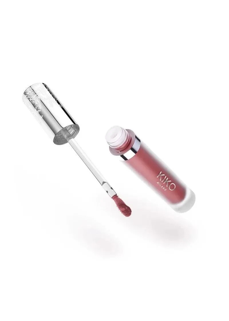 БАЛЗАМ ЗА УСНИ ВО БОЈА 