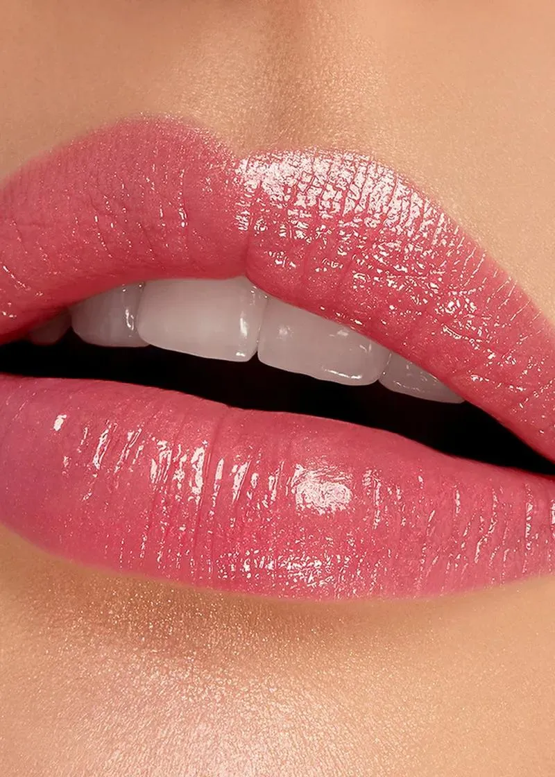 КАРМИН ЗА УСНИ 