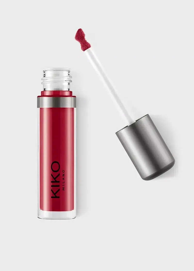 КАРМИН ЗА УСНИ 