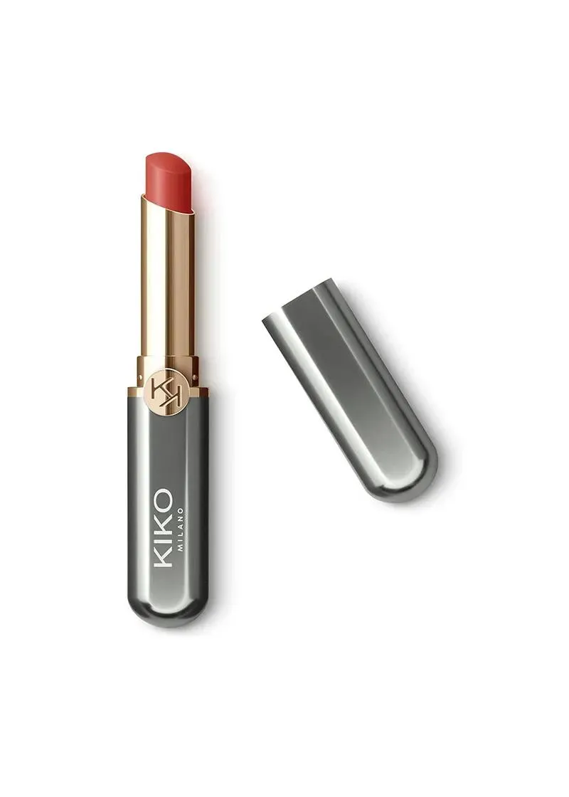 КАРМИН ЗА УСНИ 