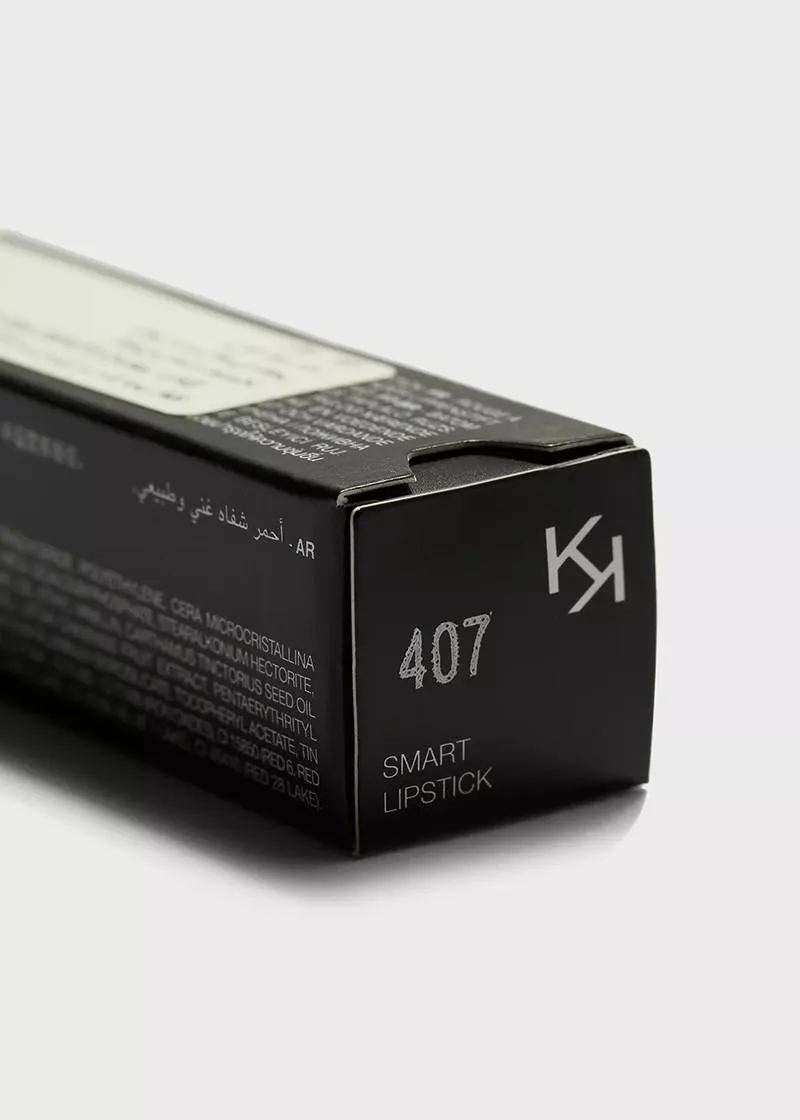 КАРМИН ЗА УСНИ 