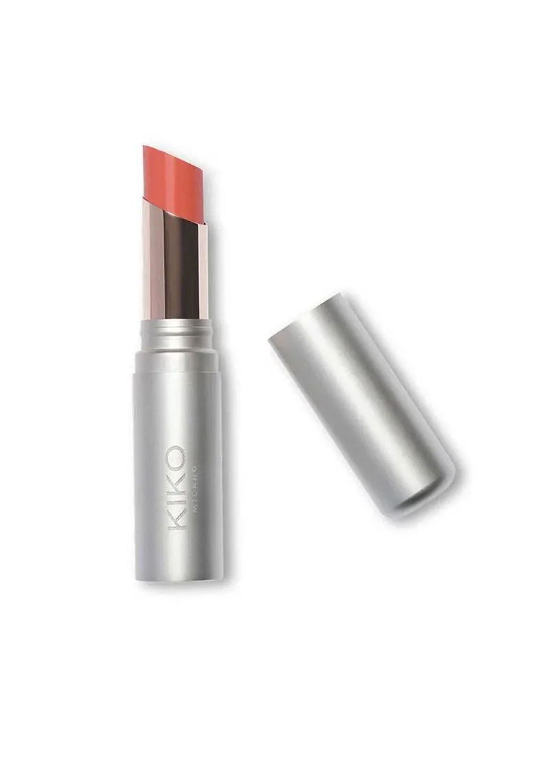 КАРМИН ЗА УСНИ 