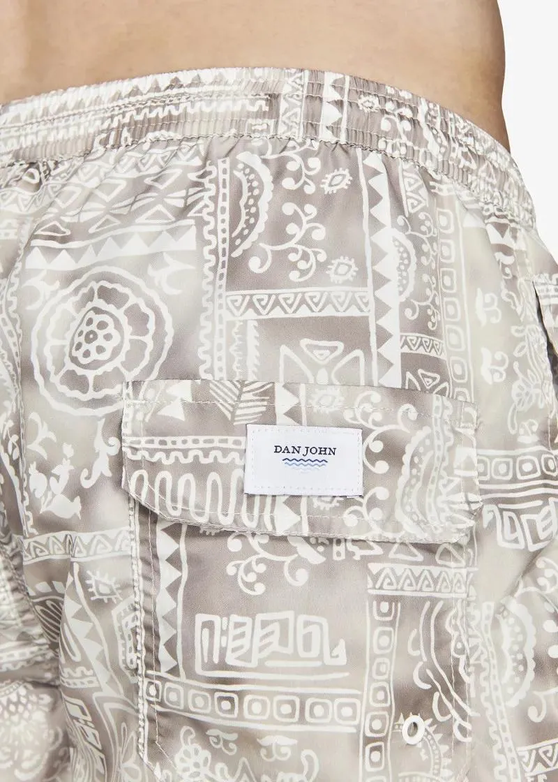 КОСТИМ ЗА КАПЕЊЕ 