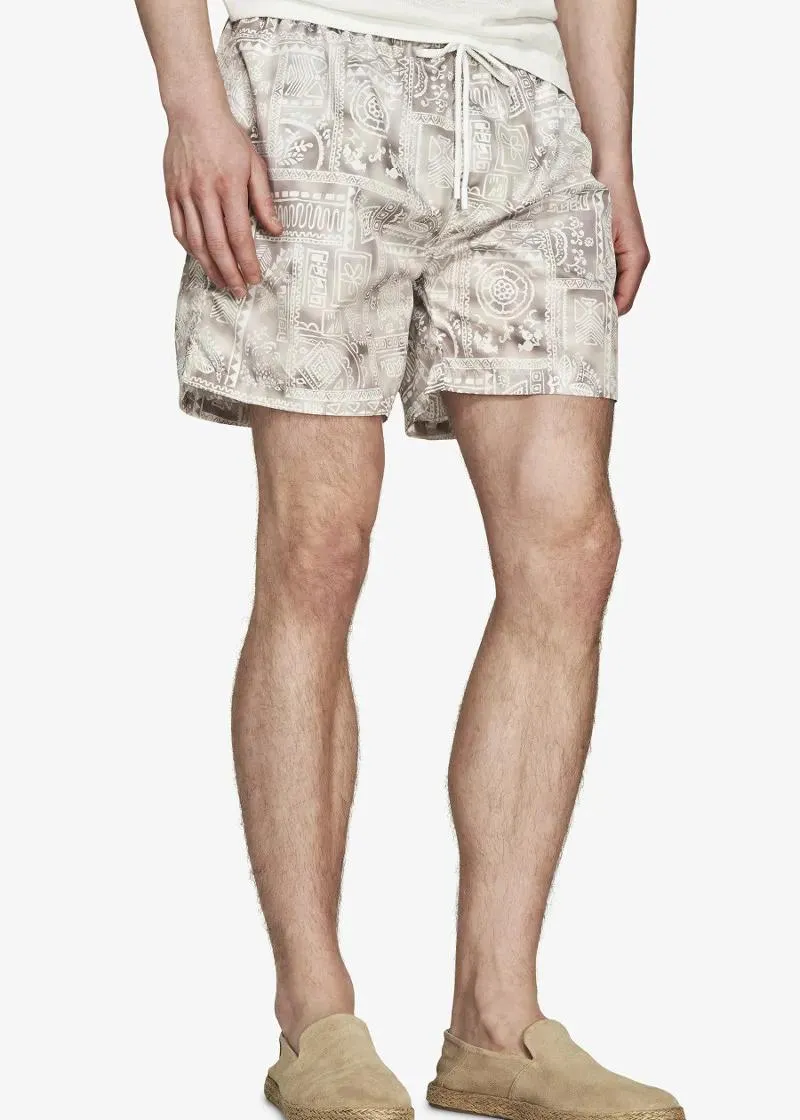 КОСТИМ ЗА КАПЕЊЕ 