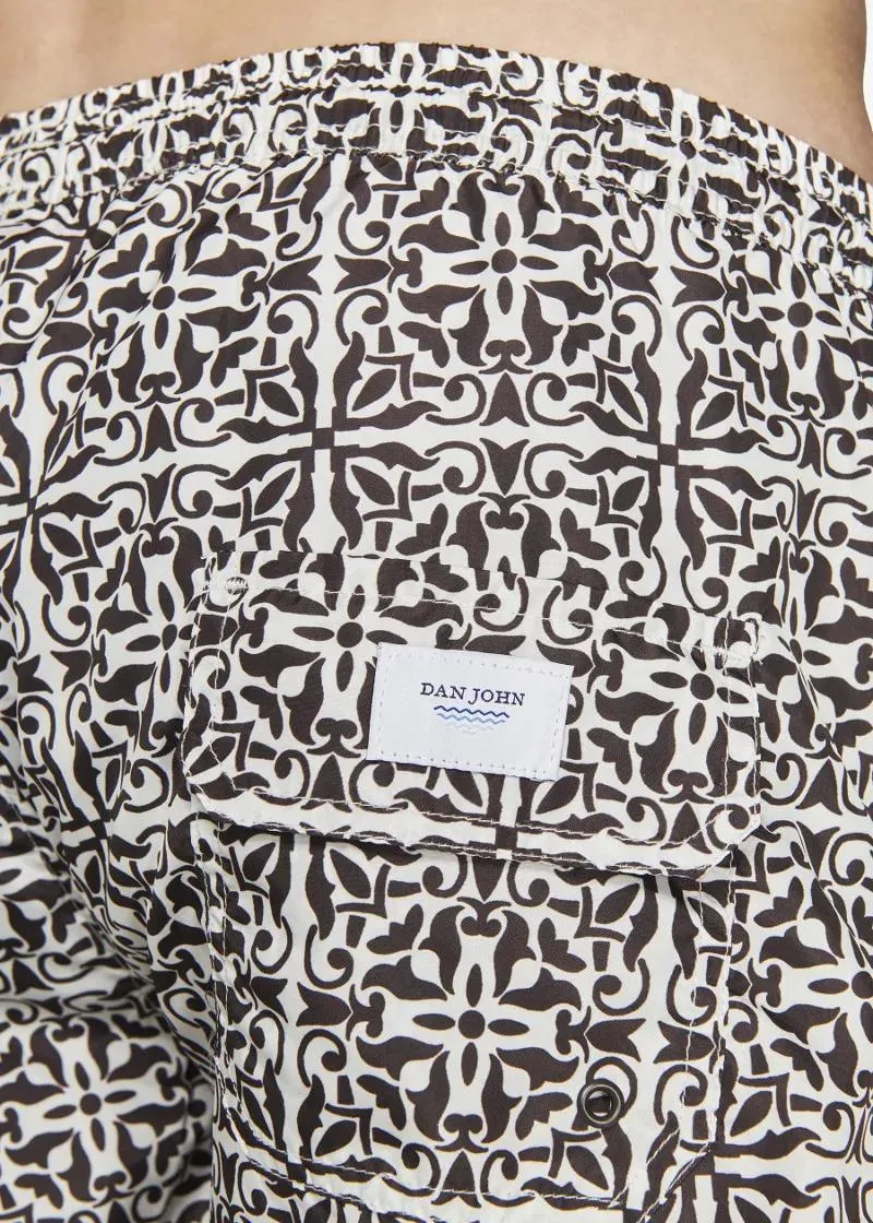 КОСТИМ ЗА КАПЕЊЕ 